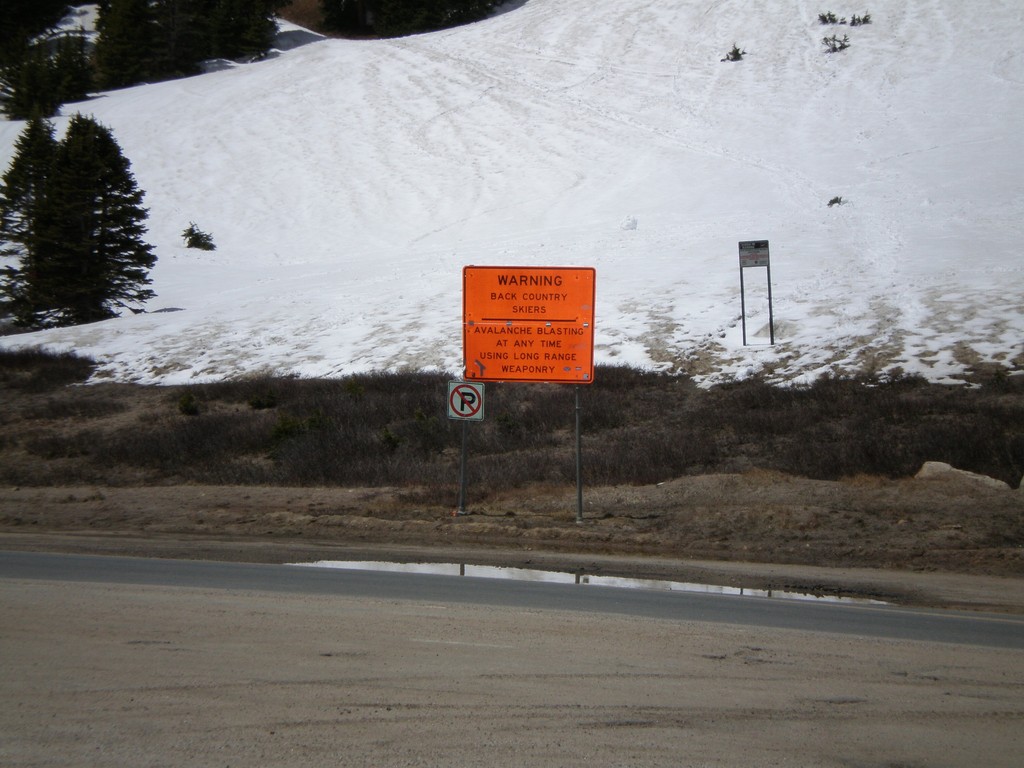 US-40 East - Berthoud Pass Skiers Warning