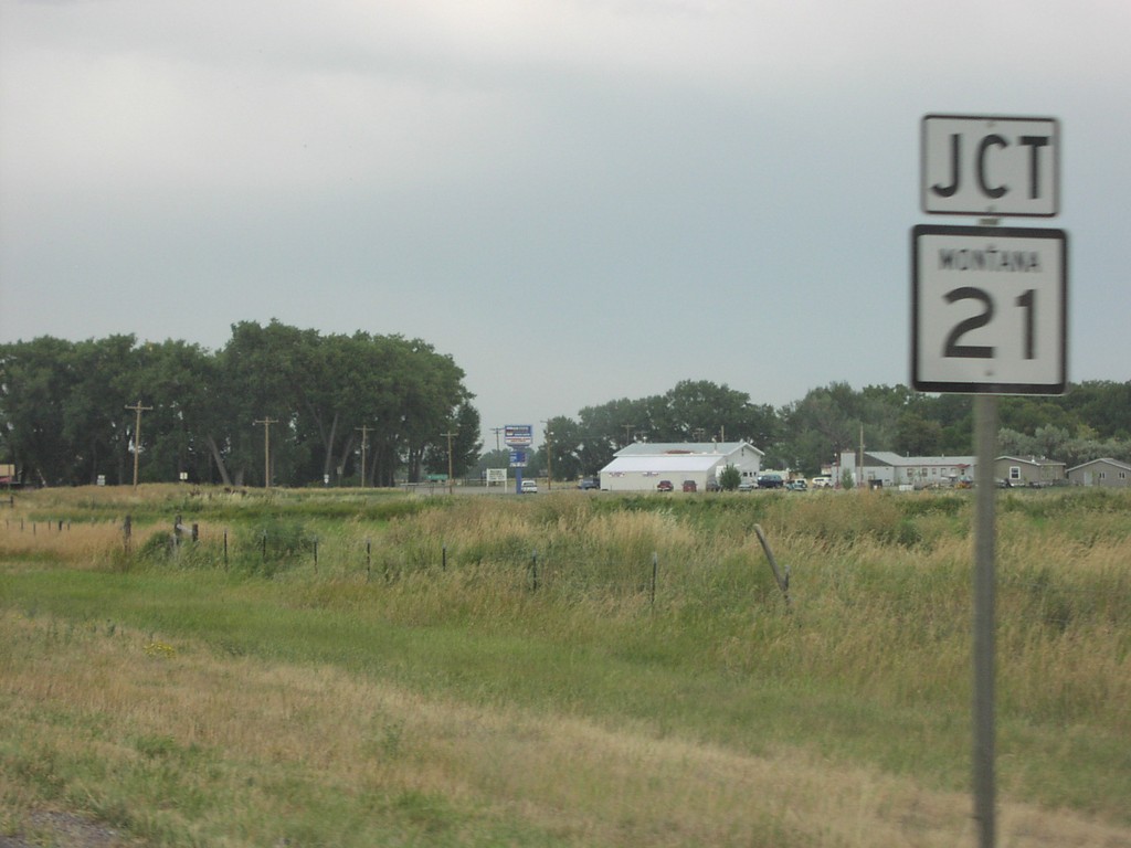 MT-200 East Approaching MT-21