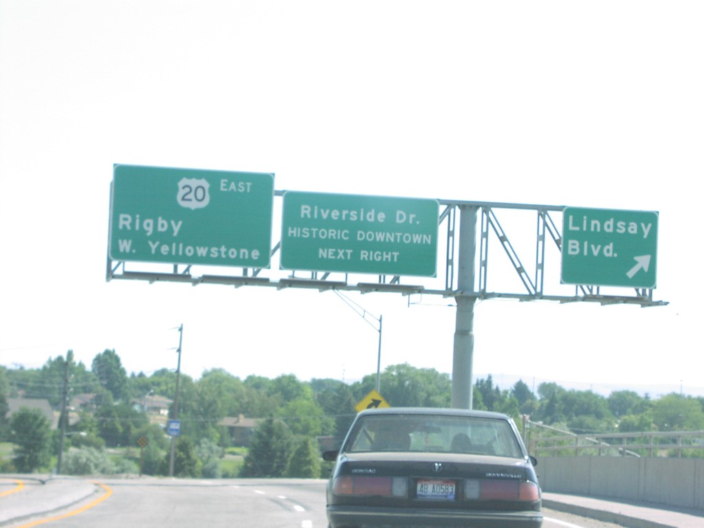 US-20 East - Lindsay Blvd. Exit