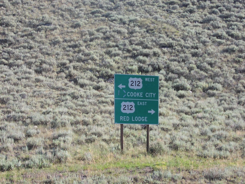 End WY-296 at US-212