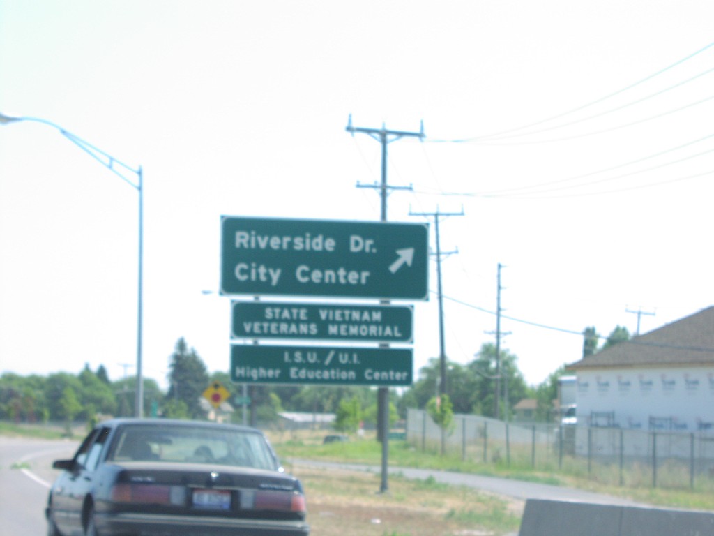 US-20 East - Riverside Dr Exit