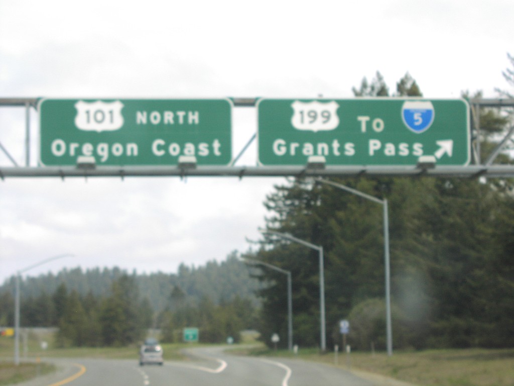 US-101 North at US-199/Grants Pass