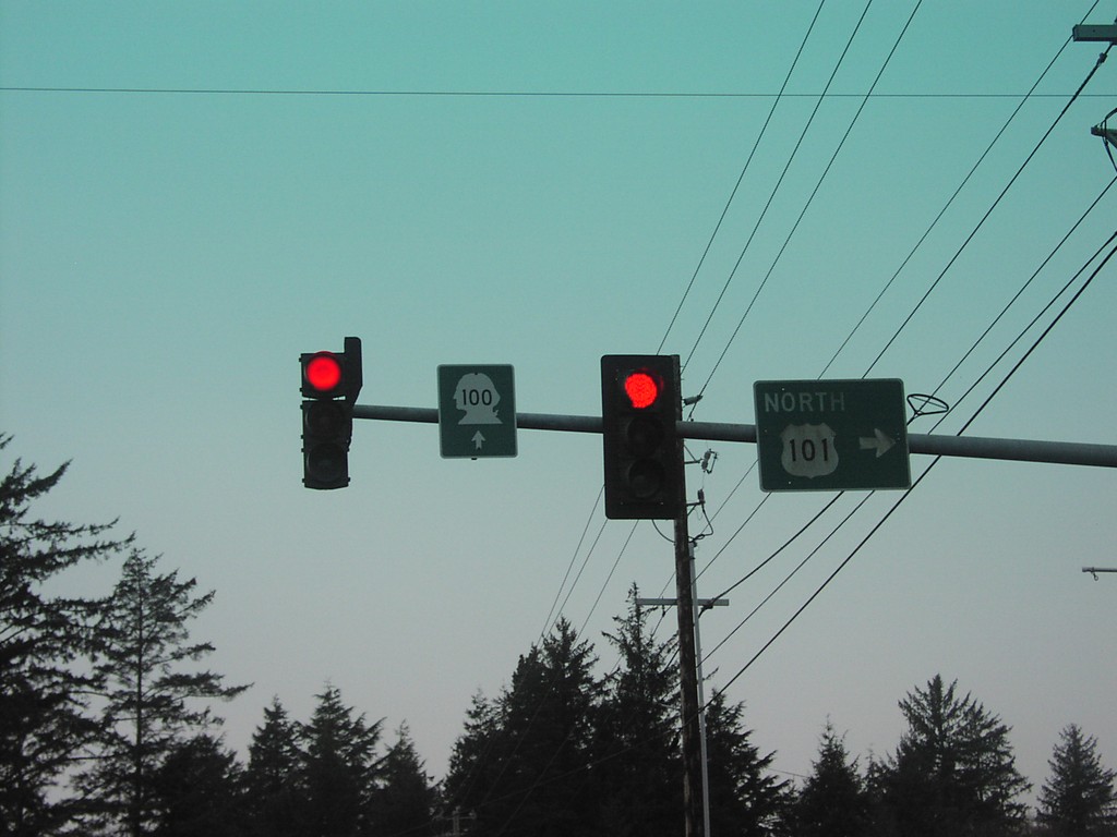 US-101 North at Loop WA-100