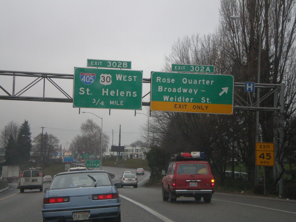 I-5 North - Exits 302A and 302B