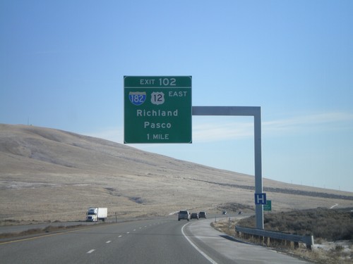 I-82 East - Exit 102