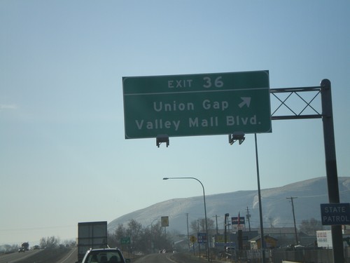 I-82 East - Exit 36