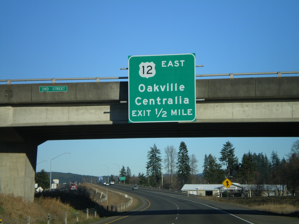 US-12 East Approaching US-12/WA-8 Split