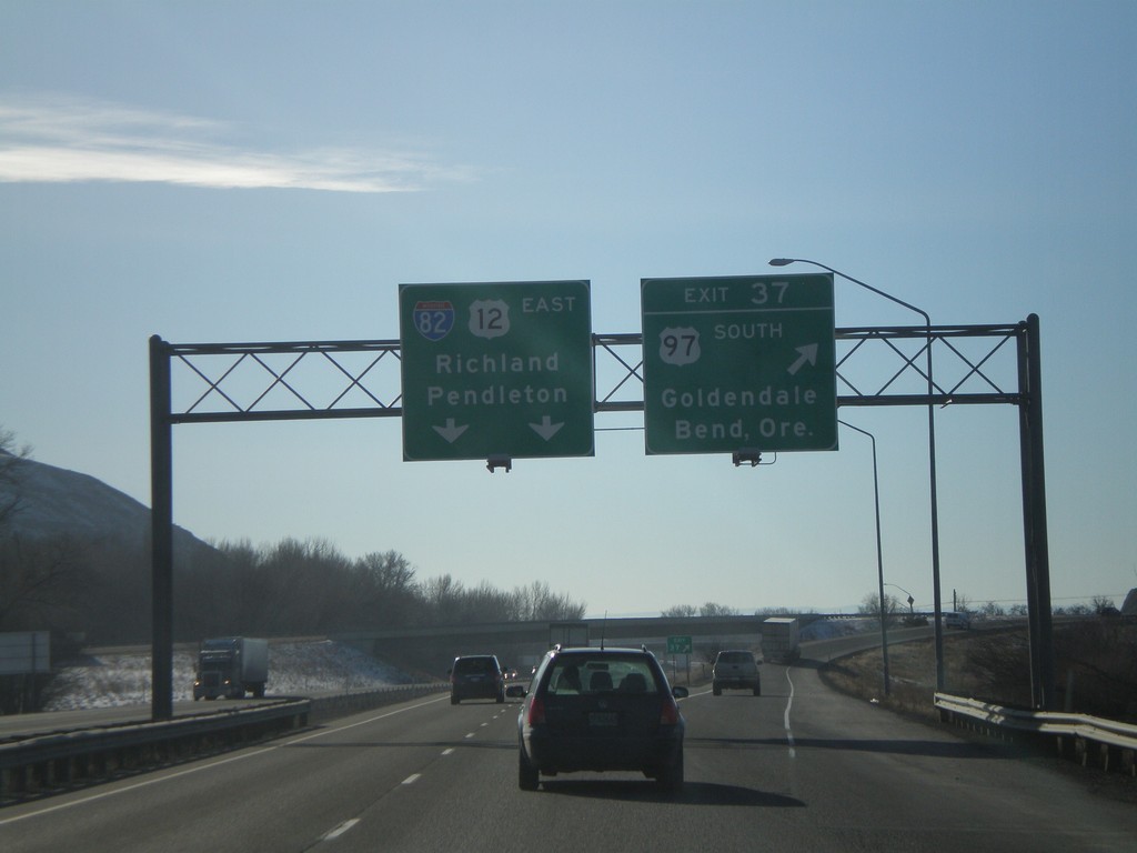 I-82 East - Exit 37