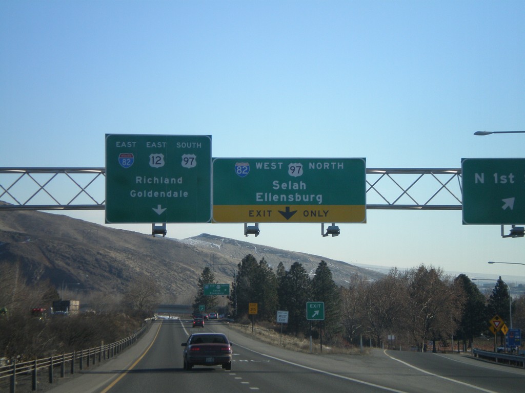 US-12 East at N 1st St - Approaching I-82/US-97