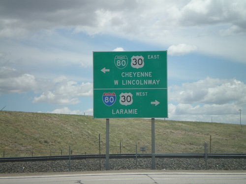 I-25 South - Exit 9 (US-30 Jct)