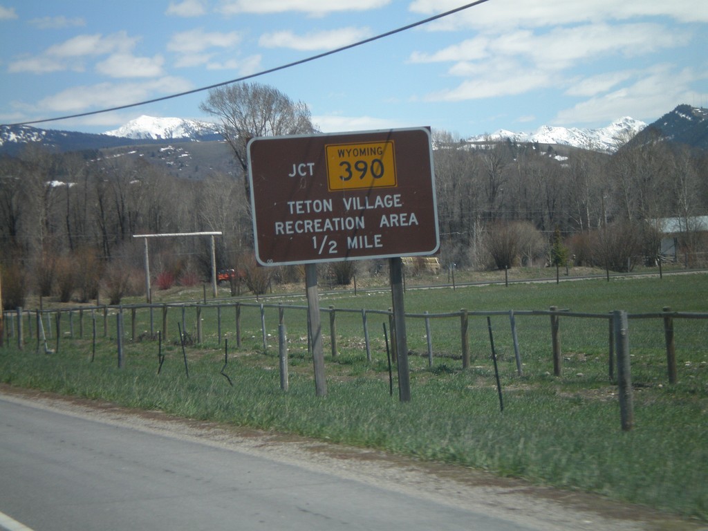 WY-22 East Approaching WY-390