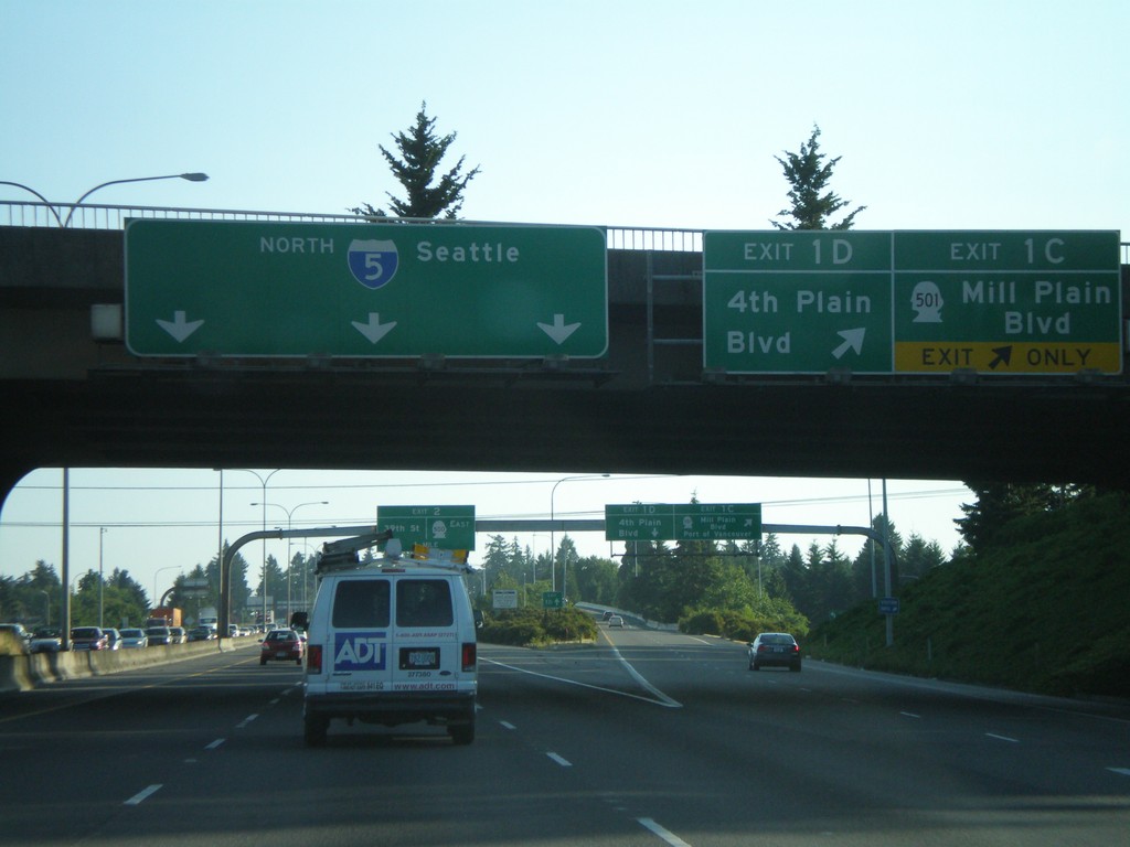 I-5 North - Exit 1C and Exit 1D