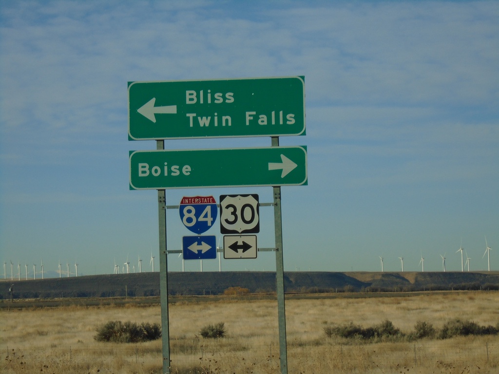 End Pioneer Road (Old US-30) at I-84