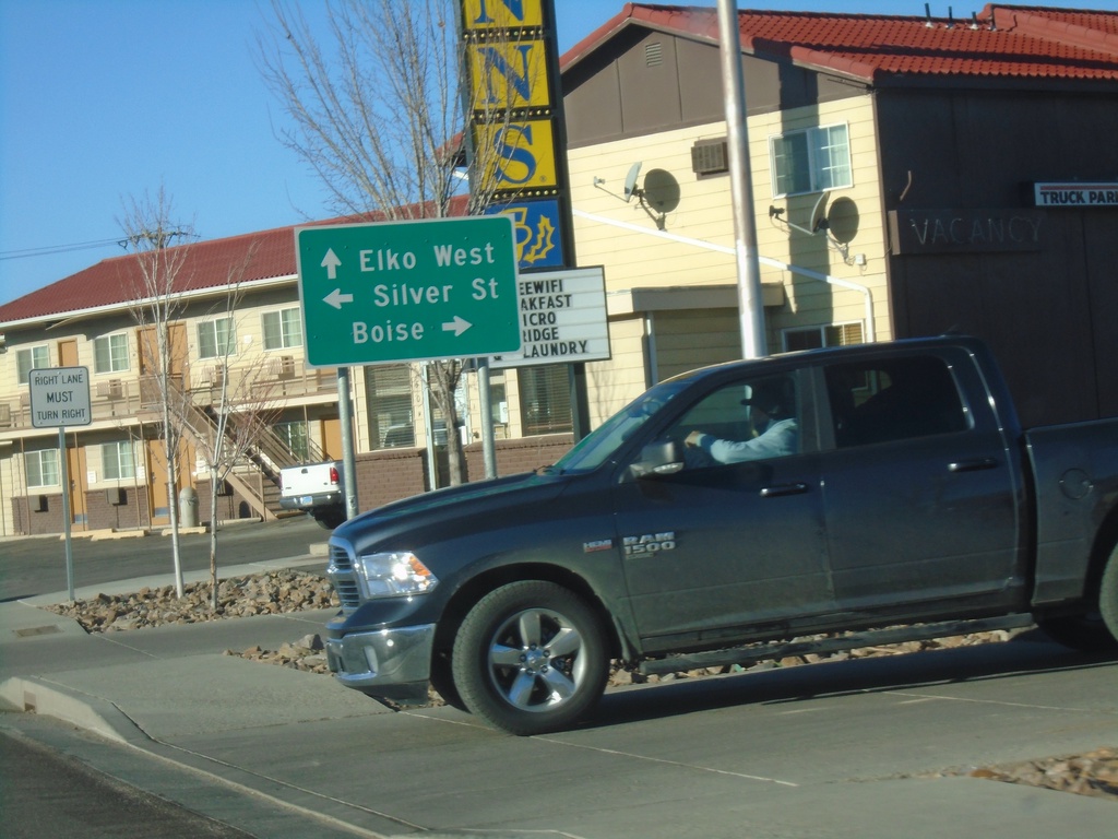 BL-80/NV-535 West Approaching NV-225