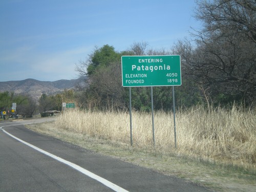 AZ-82 East - Entering Patagonia