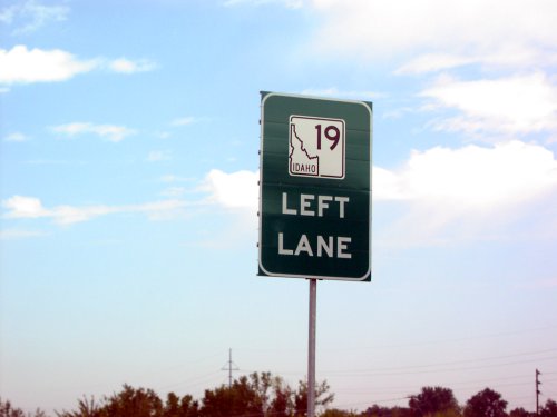 I-84 West Exit 27 Offramp - Use Left Lane for ID-19