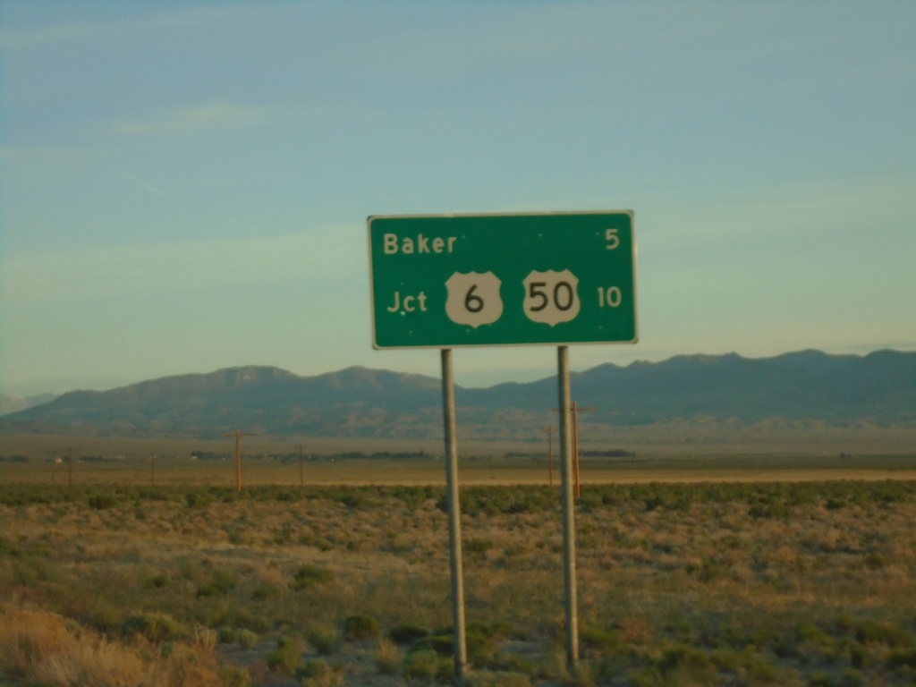 NV-487 North - Distance Marker