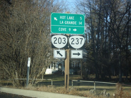 OR-203/OR-237 North at OR-203/OR-237 Split