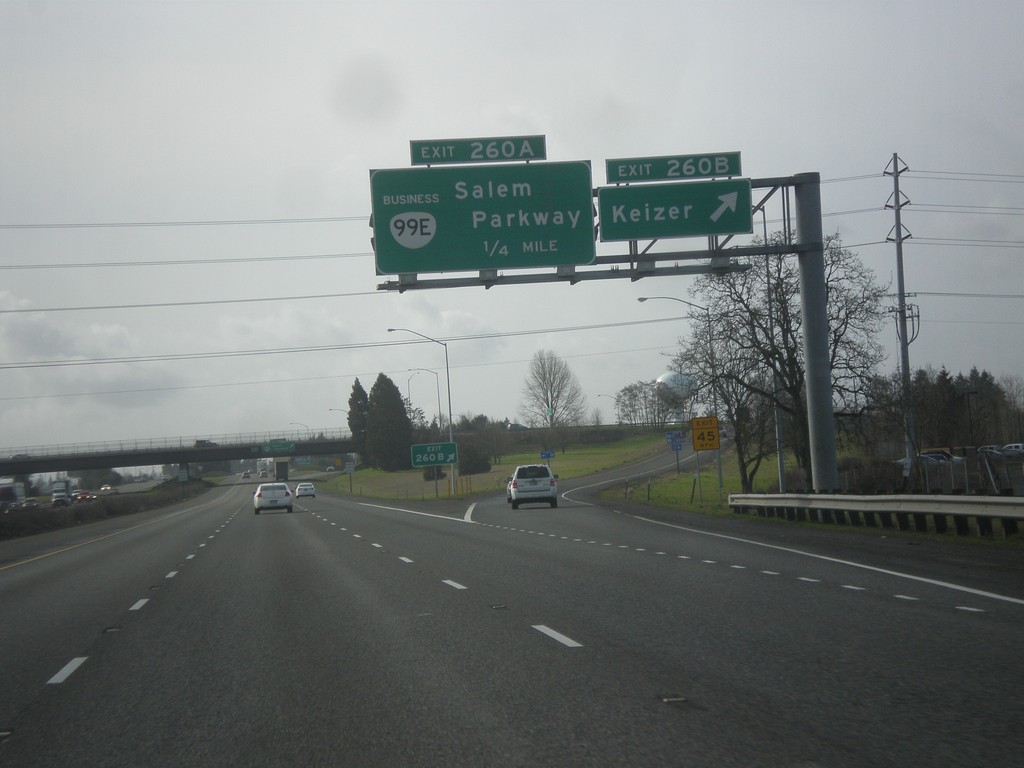 I-5 South - Exits 260B and 260A