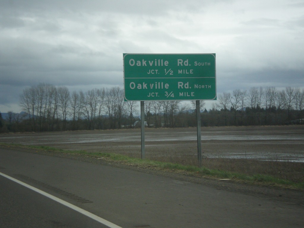 OR-34 East Approaching Oakville Road