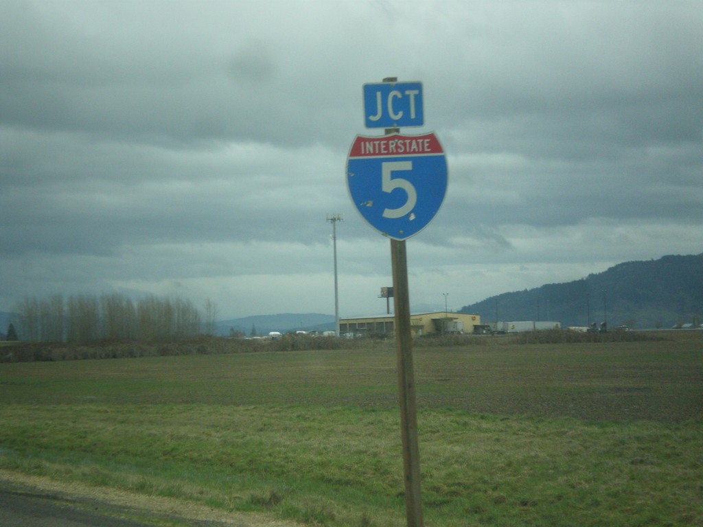 OR-34 East Approaching I-5