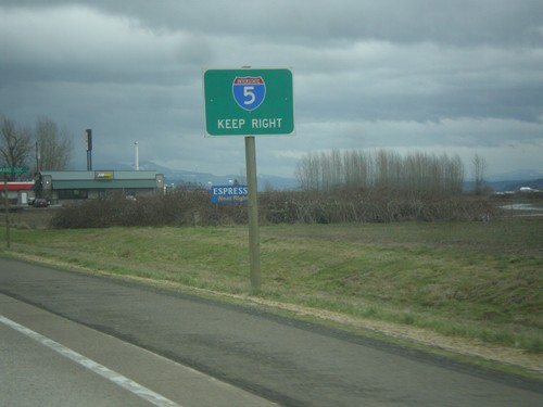 OR-34 East Approaching I-5