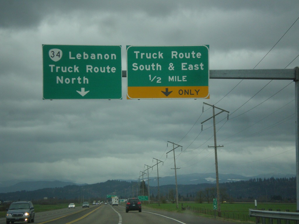 OR-34 East Approaching Lebanon Truck Route