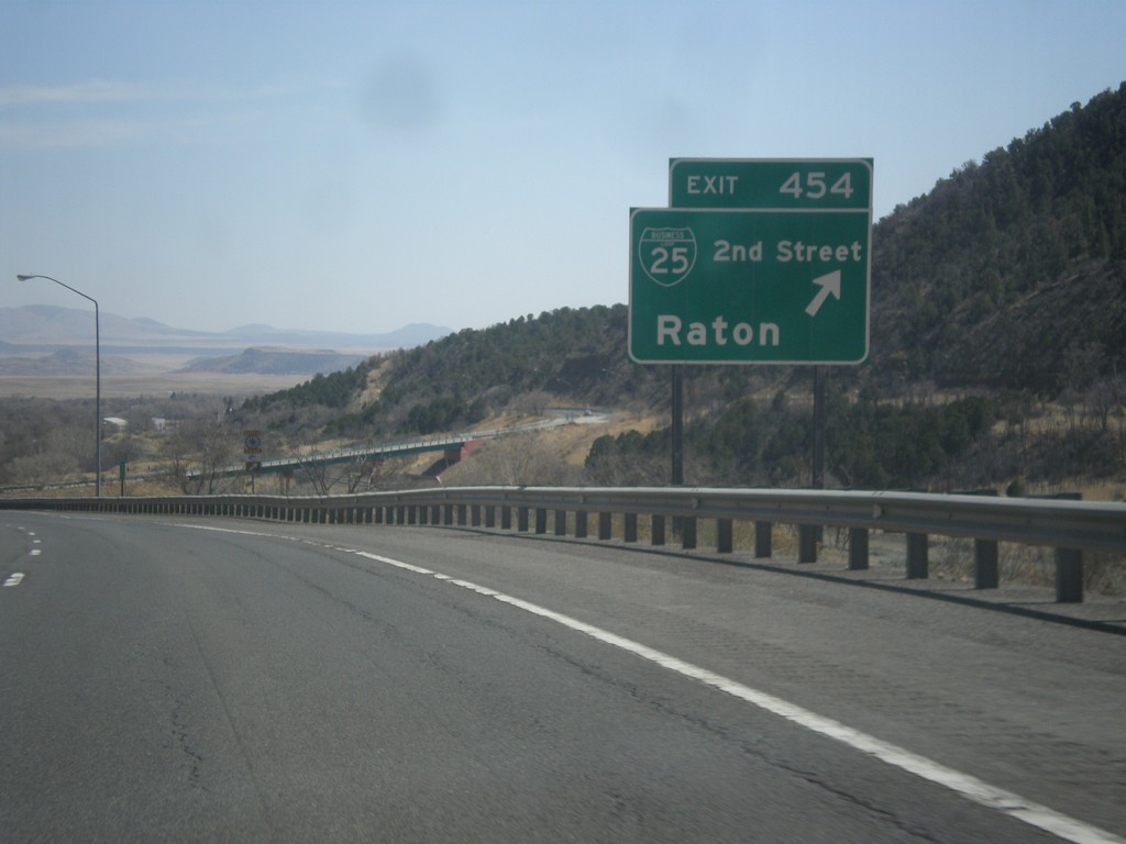 I-25 South - Exit 454