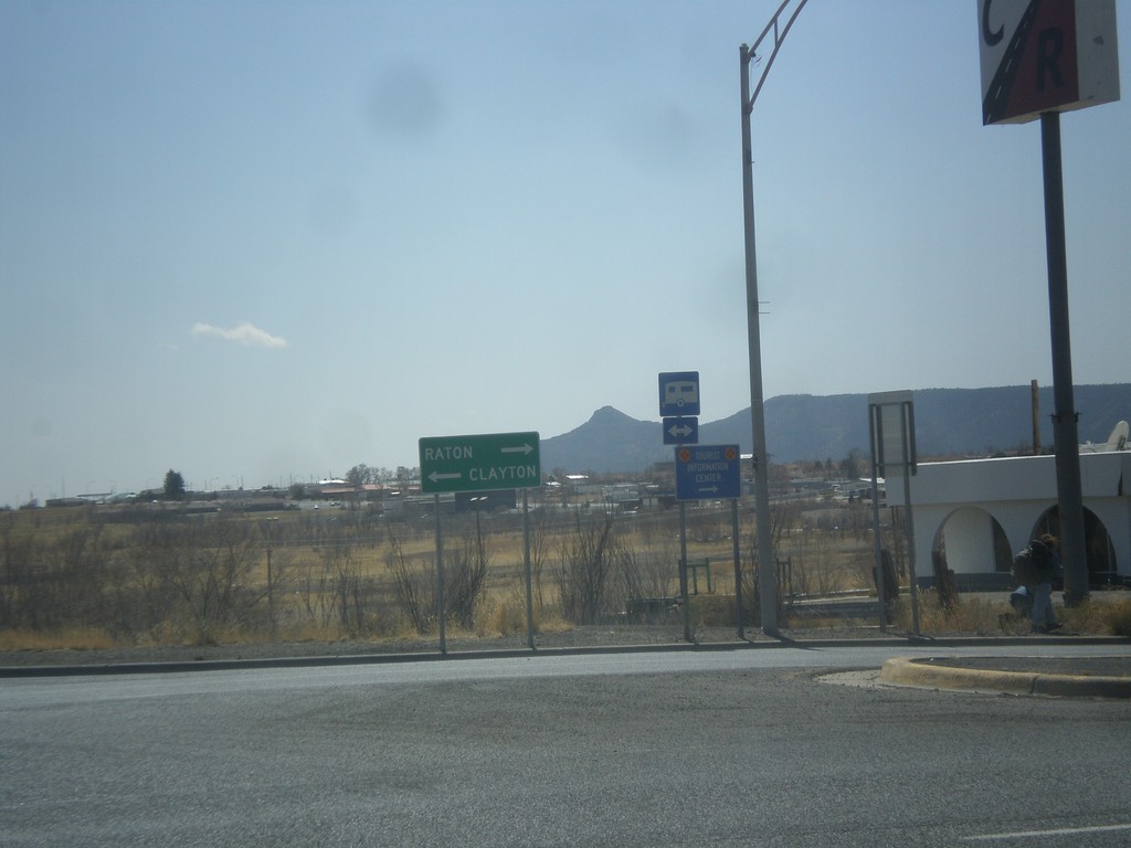 I-25 South Exit 451 Offramp at US-64/US-87