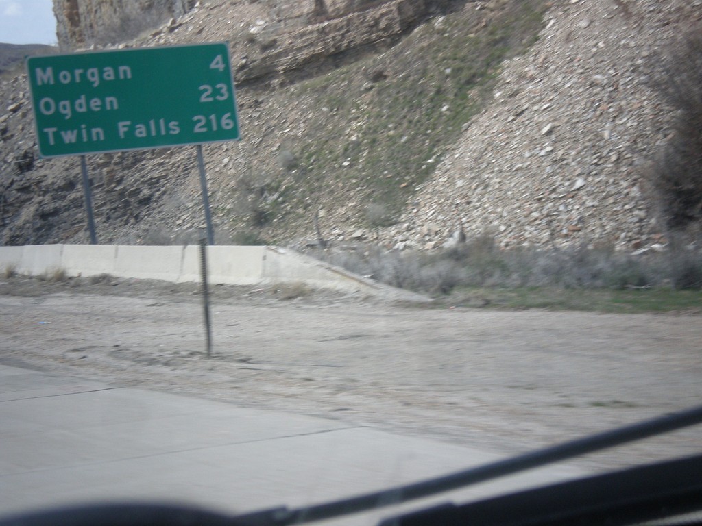 I-84 West - Distance Marker