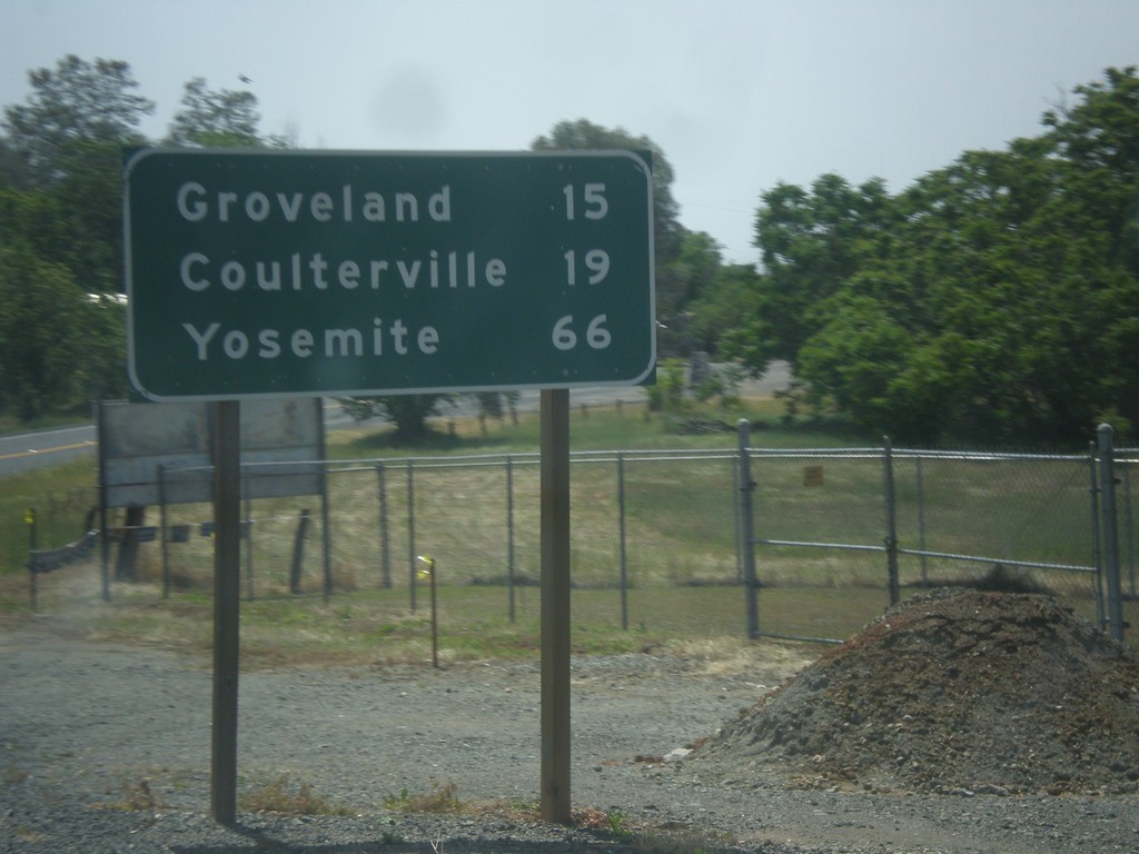 CA-49 South/CA-120 East - Distance Marker