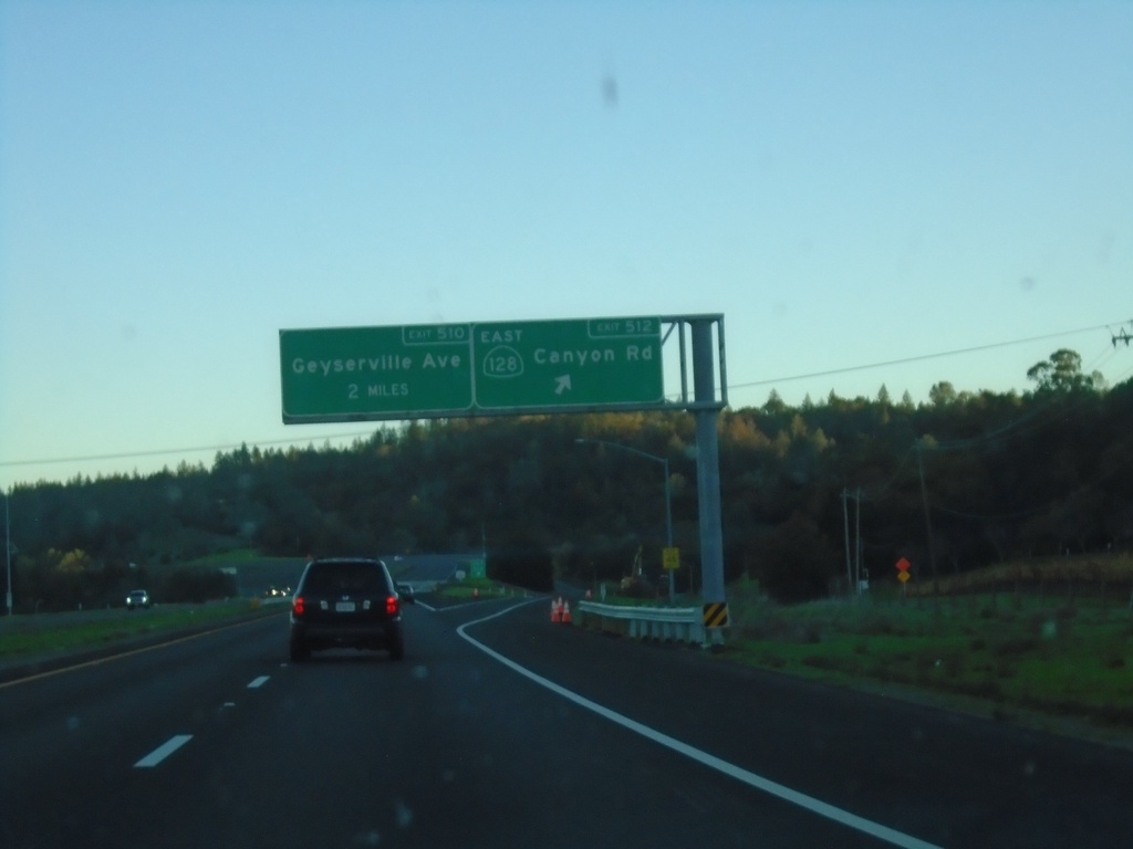 US-101 South/CA-128 East - Exit 512