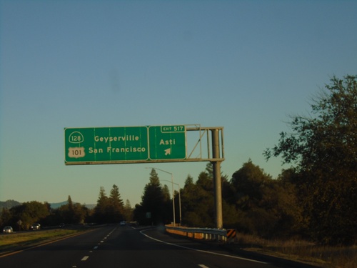 US-101 South/CA-128 East - Exit 517