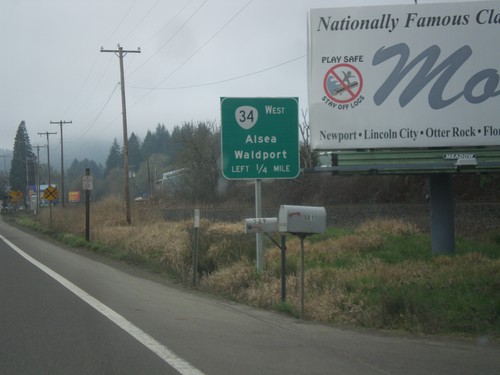 US-20/OR-34 West Approaching US-20/OR-34 Split in Philomath