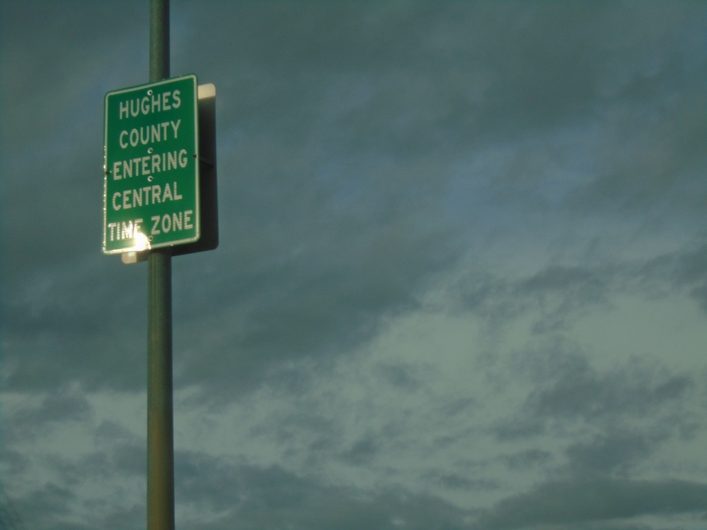 US-14/SD-34 East/US-83 North - Entering Hughes County/Central Time Zone