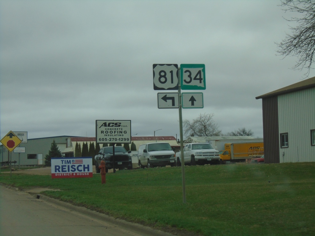 US-81 North/SD-34 East at US-81/SD-34 Split in Madison