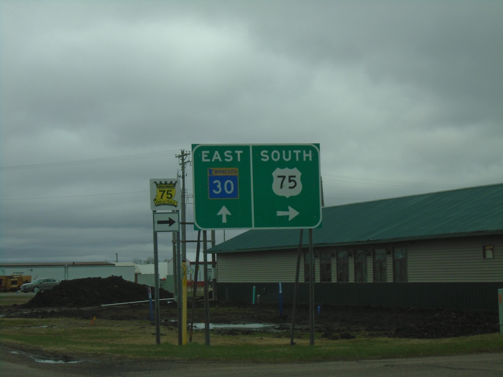 US-75 South/MN-30 West at US-75/MN-30 Split