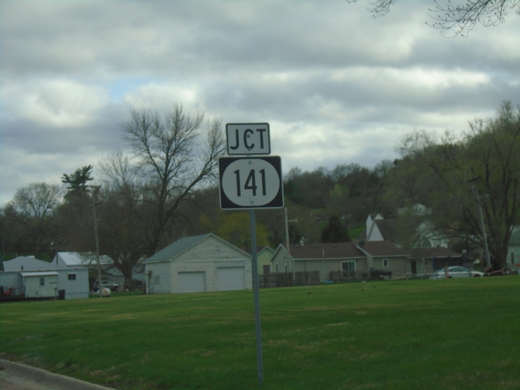 IA-31 South Approaching IA-141 - Smithland