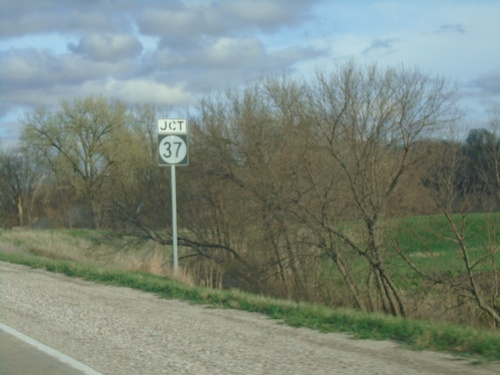 IA-175 East Approaching IA-37