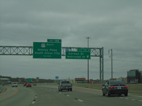 I-29 North - Exits 147B and 148