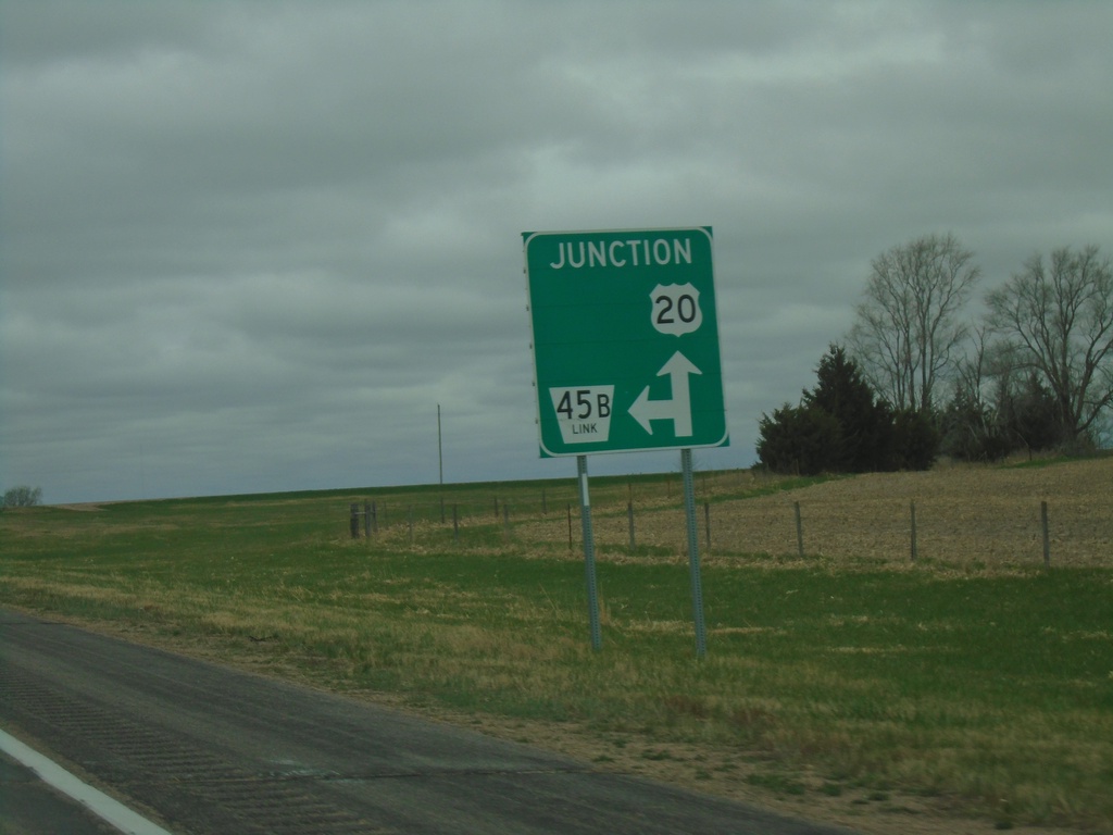 US-20 West Approaching NE-45B Link