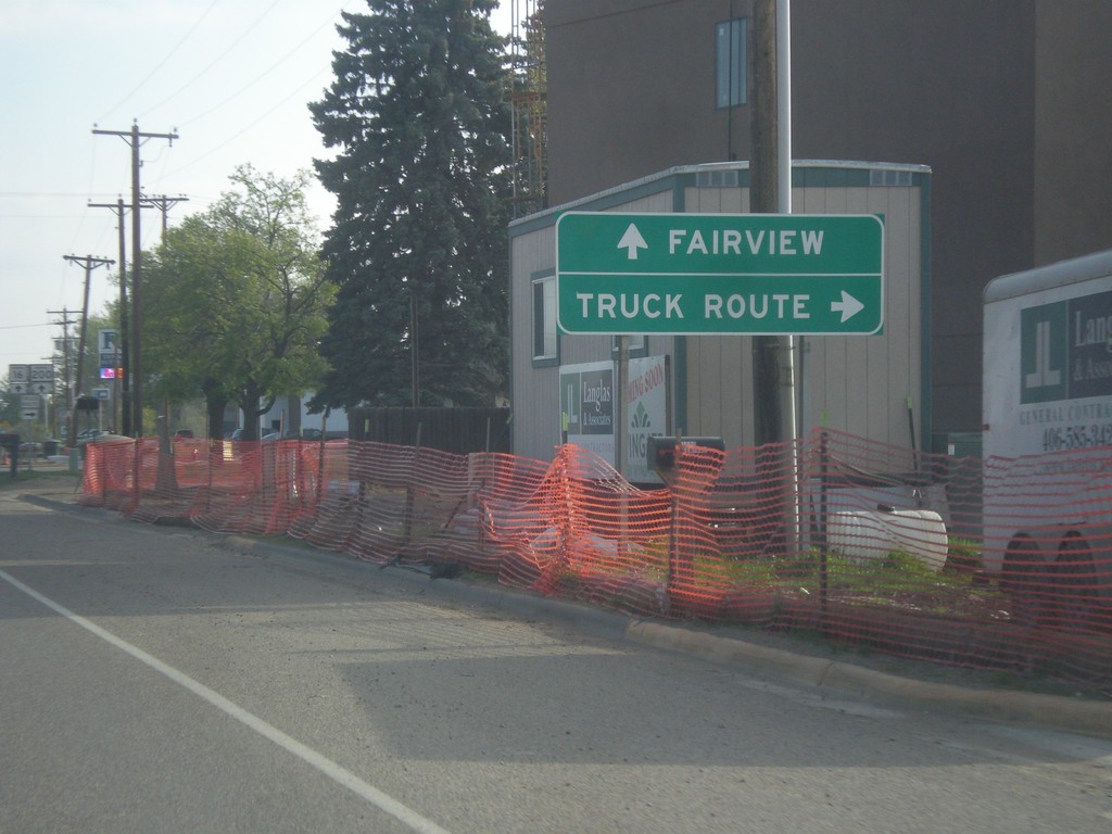 MT-200 East/MT-16 North at Sidney Truck Route