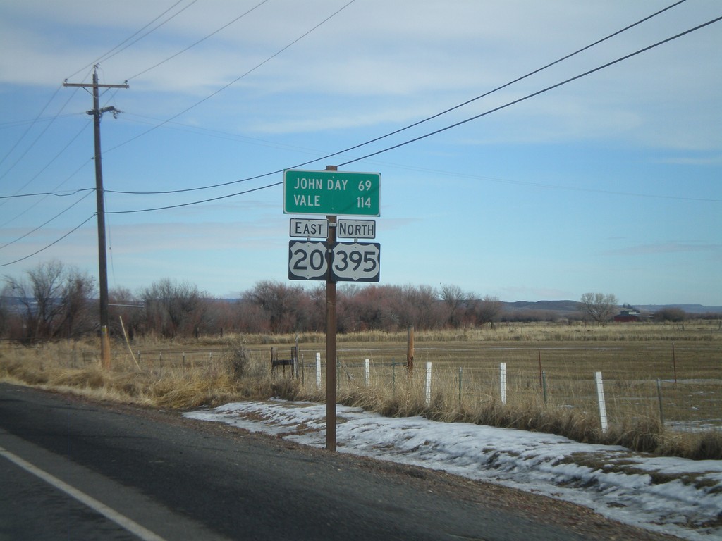 US-20 East/US-395 North - Distance Marker