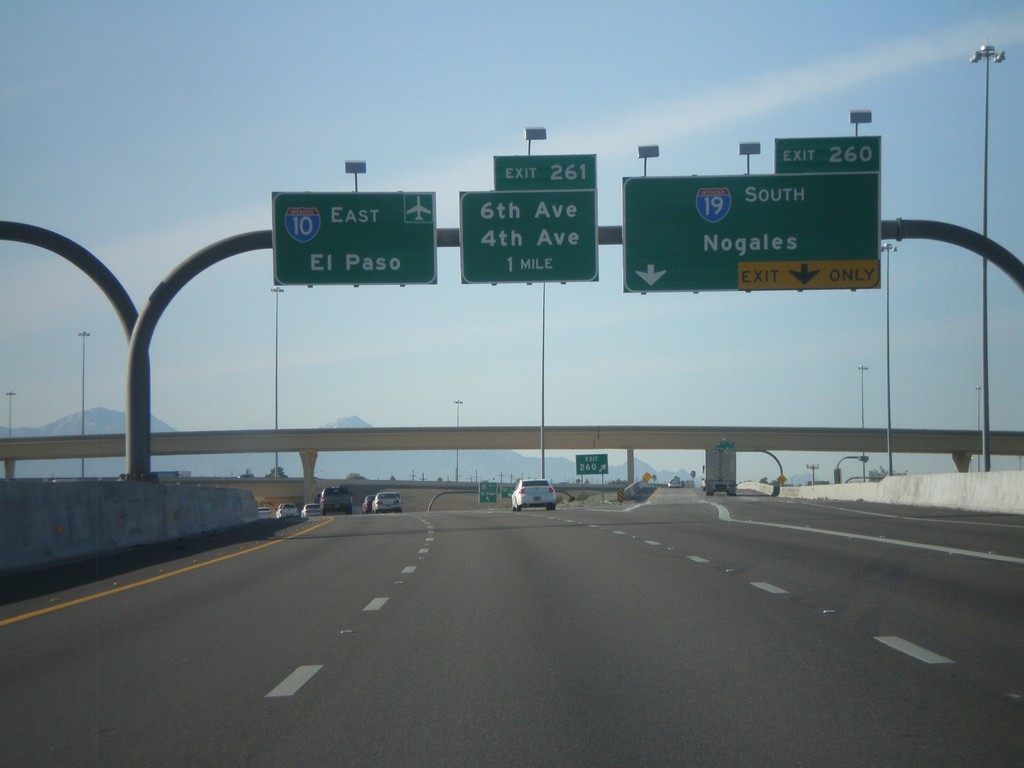 I-10 East - Exits 260 and 261