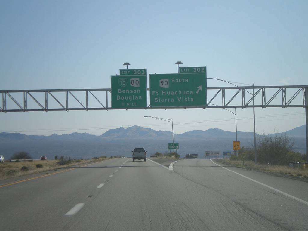 I-10 East - Exits 302 and 303