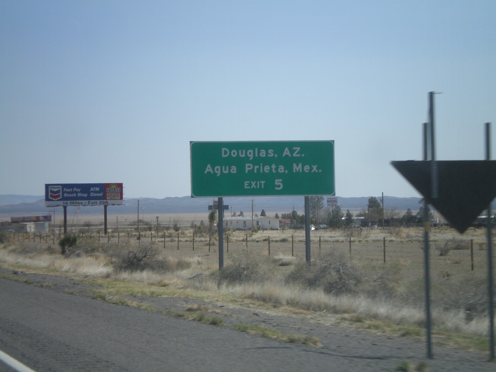 I-10 East Approaching Exit 5