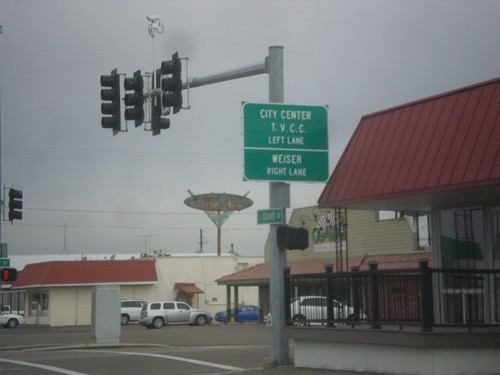 Bus. US-30 (Idaho Ave.) Approaching Oregon St.