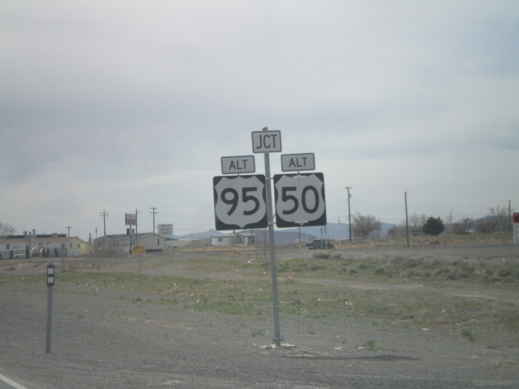 US-50 West Approaching Alt. US-50 and Alt. US-95