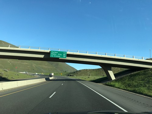 I-84 West - Distance Marker