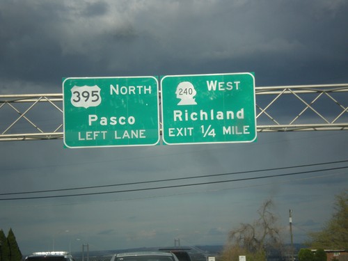 US-395 North Approaching WA-240